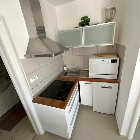 Apartment Oaza - 140m From The Sea, Big Terrace & Garage